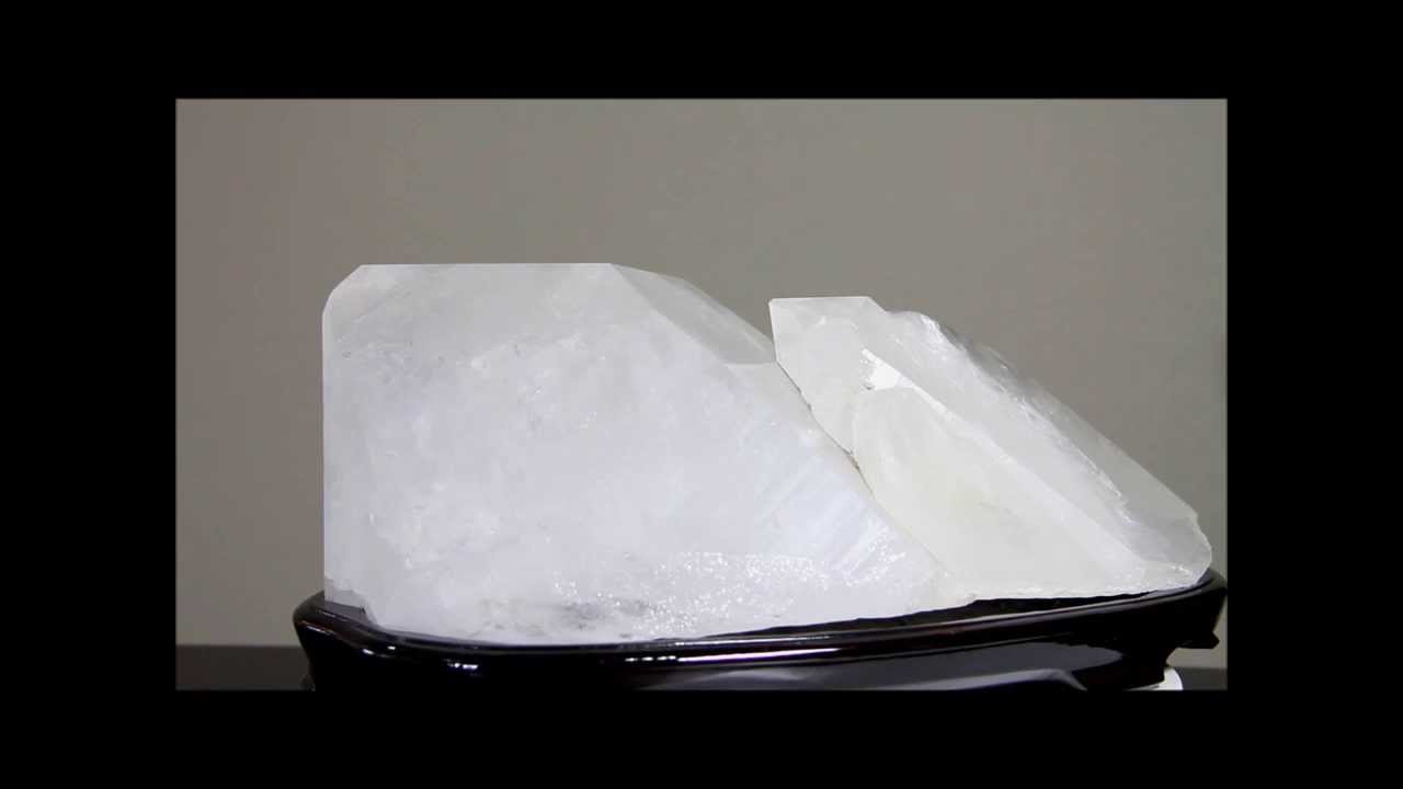 水晶 クラスター 9.2kgの動画 - YouTube