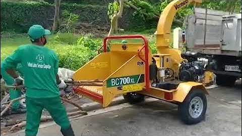 Máy băm cành cây di động BC700XL