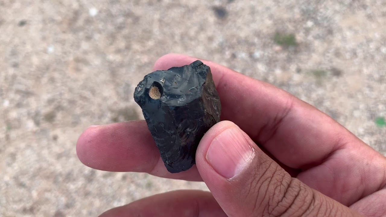 الفرق بين الجزع ( الاونيكس ) والاوبسيديان