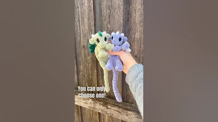 How sweet are these dragons? 💚💙 Pattern by handmadebyjodie #crochet #dragon #tinydragons