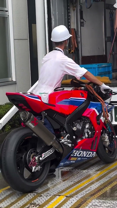 Behind the scenes from the #Suzuka8H CBR1000RR-R FIREBLADE SP