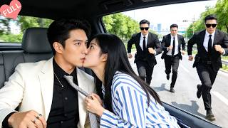 Chased and Desperate, She Jumps into the CEO’s Car and Kisses Him—He Instantly Falls for Her!