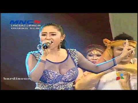 Bum Bum - Dewi Perssik - OM Nirwana | MNCTV Festival Malang