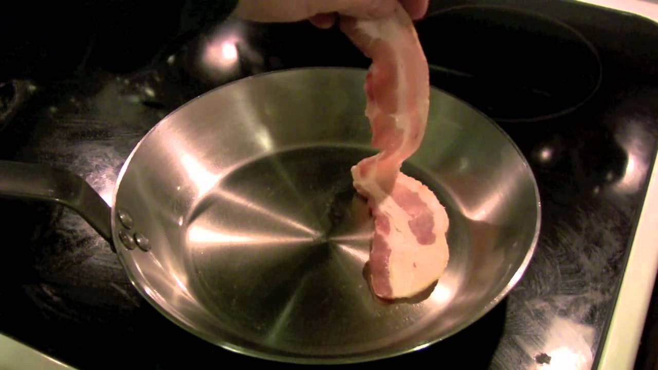 De Buyer Iron Mineral B Saute Pan Seasoning Process With Oil And Bacon -  Youtube