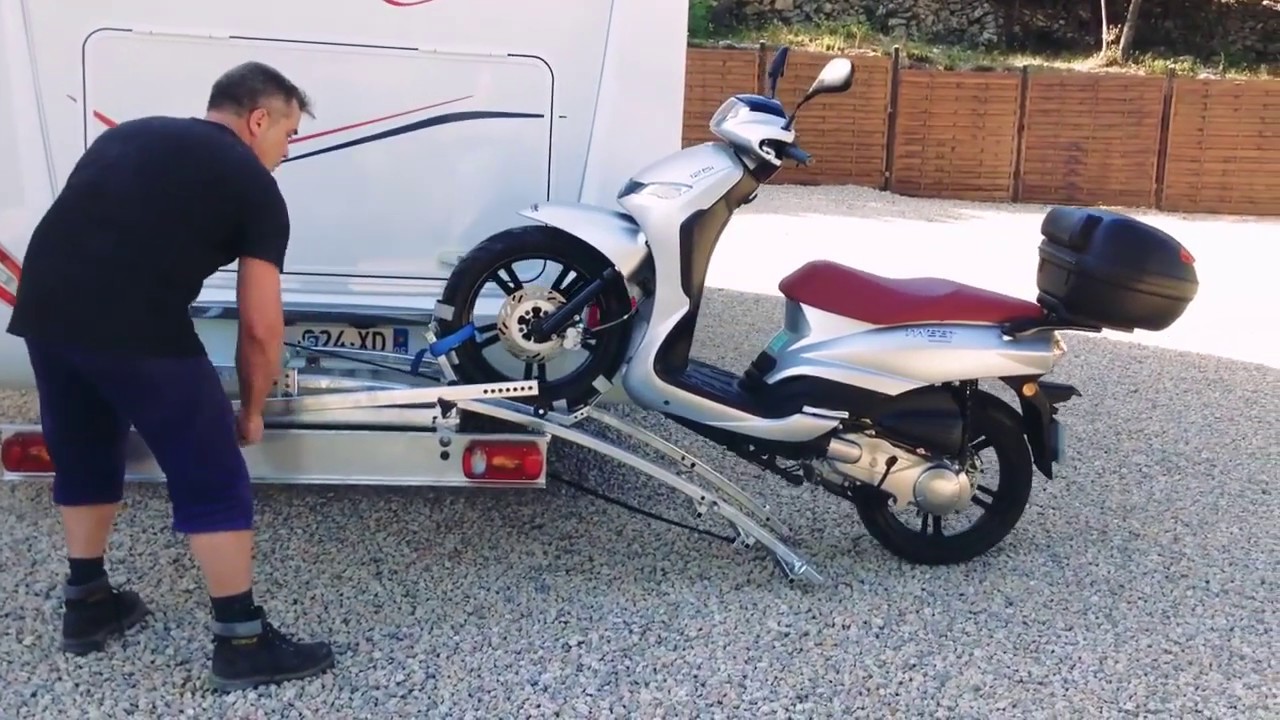 Porte-moto Big Jumbo : jusqu'à 150 kg derrière le camping-car 