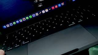 MacBook Pro M5 – Come pulire MacBook e schermo in sicurezza (microfibra, cosa non usare)