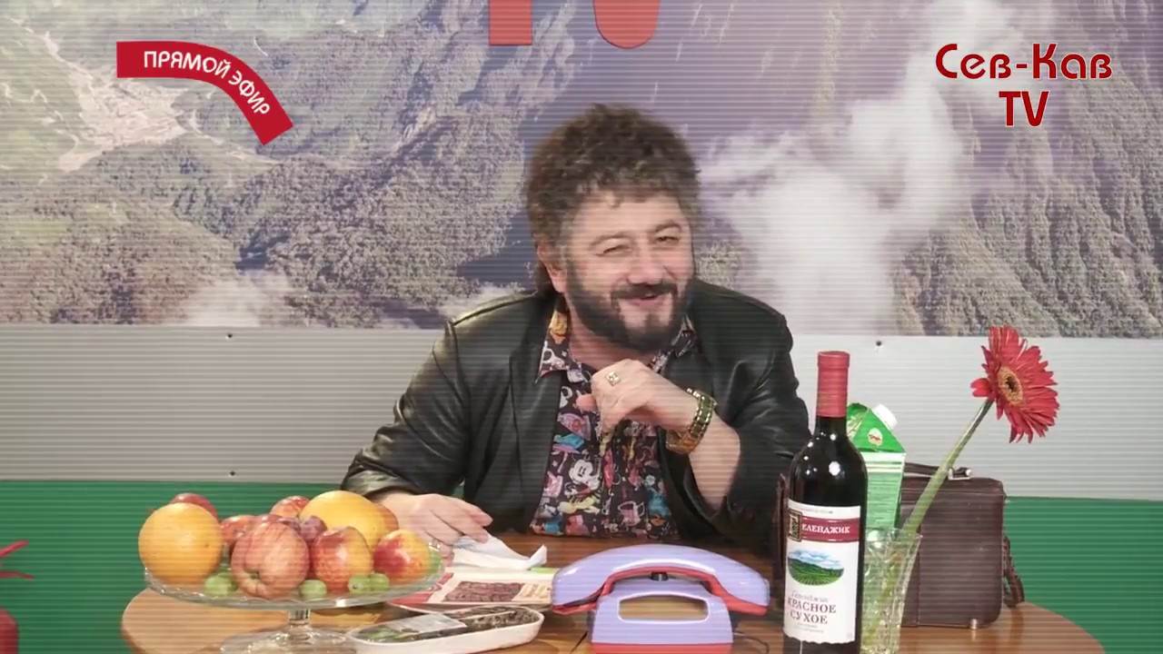 Засунула вазу в жопу