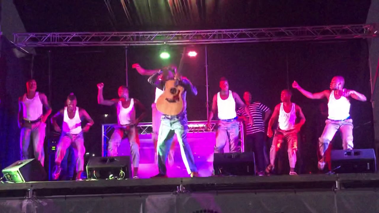 Khuzani Hlehla mkhaya wami perfoming live @UkhoziFm NyusiVolume 2018