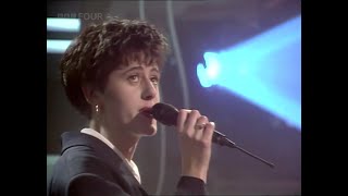 Download Lagu Everything But The Girl - I Don't Want to Talk About It (TV 1988 Remastered) MP3