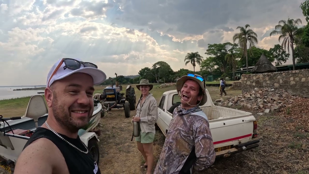 Изучение культуры белых зимбабвийцев и жизни на лодках: