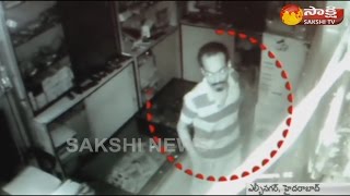 Shocking Robbery In Mobile Shop At LB Nagar || Caught On Camera Shocking Robbery In Mobile Shop At LB Nagar || Caught On Camera