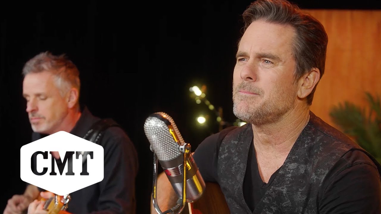 Charles Esten Performs 