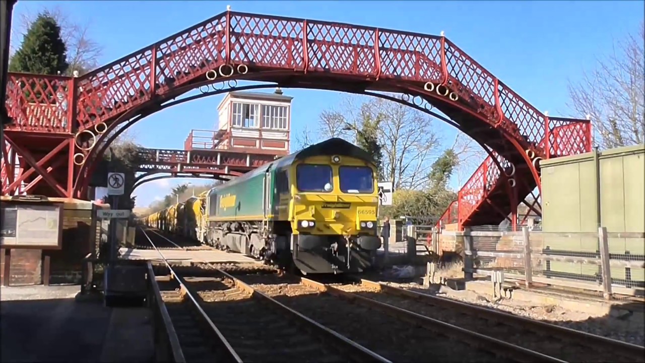 carlisle-newcastle-tyne-valley-railway-25-04-2018-trains-at-haltwhistle