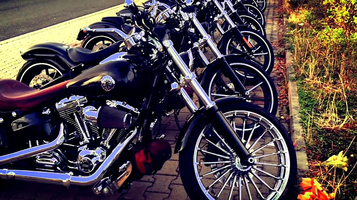 Harley Davidson Breakout Softail FXSB Slow Shooting