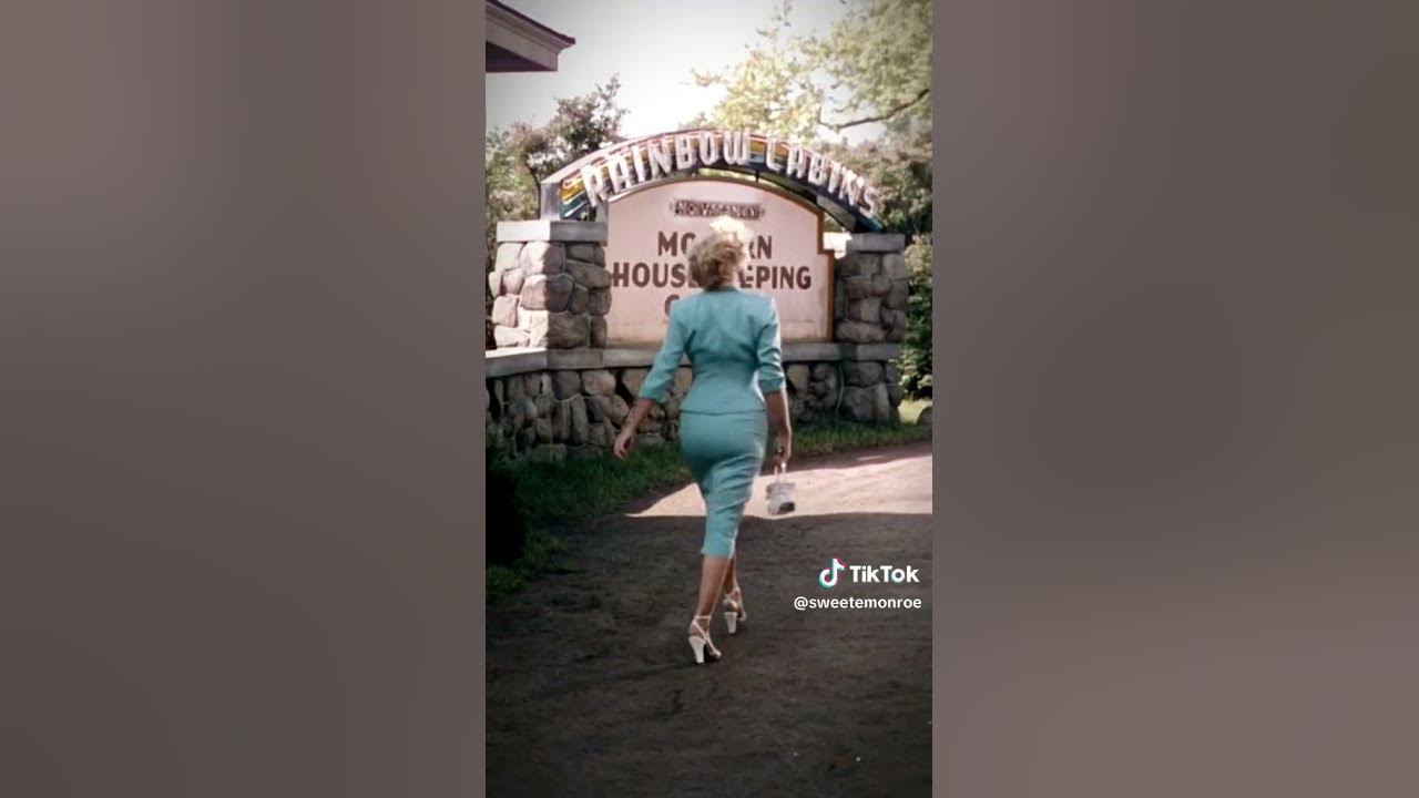 Marilyn Monroe: 1953: "Niagara" (1953):  the Famous "The Walk" scene (w/ music from a CHANEL (?) AD)