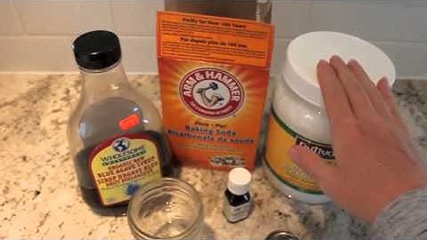 DIY Toothpaste Recipe - how to make toothpaste with just 3 ingredients!