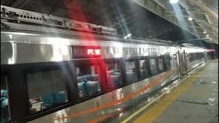 SIBUKNYA STASIUN KIARACONDONG HINGGA PASANG LOKOMOTIF KE RANGKAIAN KERETA KUTOJAYA SELATAN