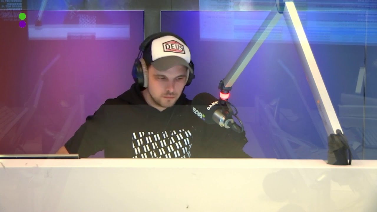 Snelle feat. Ronnie Flex - In De Schuur (Beatcrooks remix) | bij Radio