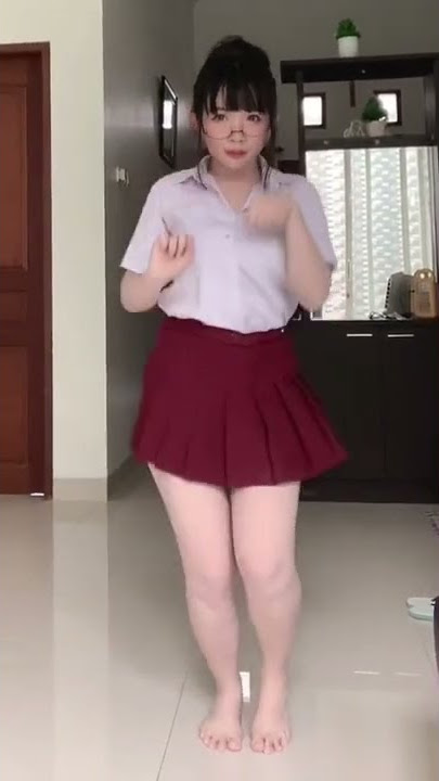 Cewek ABG Jepang Semok Joget Pakai Seragam SD