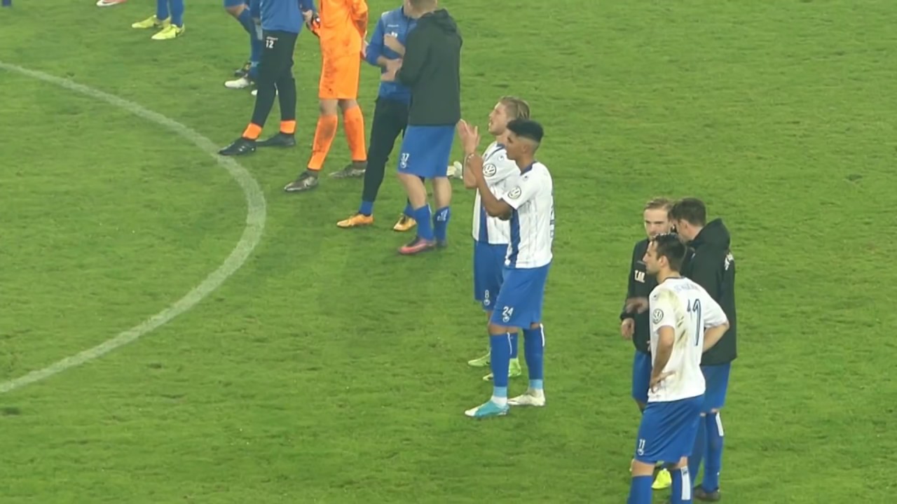 Stimmung nach Abpfiff 1. FC Magdeburg vs. Borussia Dortmund 24.10.17 DFB Pokal