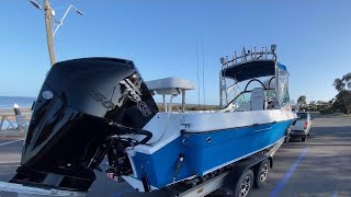 BIG Mercury V8 on a small boat!