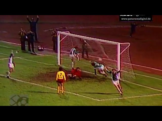 Fanion RC Lens - Coupe UEFA 1977/1978 Vs 1.FC Magdeburg - Vintage Football