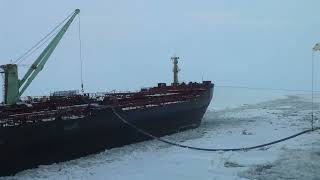 Перегрузка нефти. Ямал. Севморпуть / Oil reloading. Yamal. Northern Sea Route.