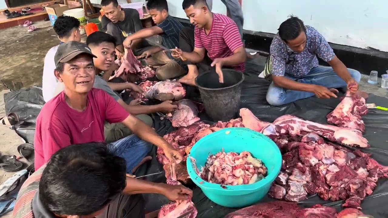 KURBAN DI MASJID AL HIDAYAH #iduladha #bengkalis #sapi #idulqurban #dagingkurban ￼#masjidalhidayah