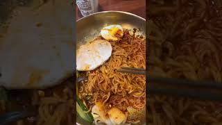Makan di Korea jarang gagal #kuliner #seoul #seoultravelguide #food #makanankorea #viralvideo