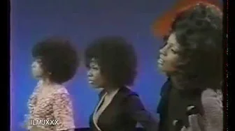 MARTHA & THE VANDELLAS - LOVE (MAKES ME DO FOOLISH THINGS) SOUL TRAIN 1971 MARTHA & THE VANDELLAS - LOVE (MAKES ME DO FOOLISH THINGS) SOUL TRAIN 1971