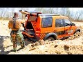 RC Trucks Arnie and Blondies Rescue Ford F-350 stuck in the sand Land Rover Discovery 3