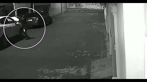 Delincuentes armados desmantelan vehículo en minutos al norte de Quito