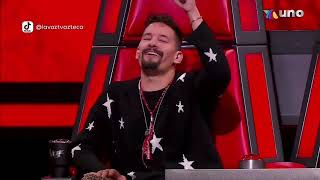 Video thumbnail of "Camilo Le Canta a Belinda - Favorito En Vivo La Voz Kids HD"