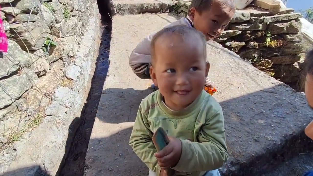 चाचा आए दिल्ली  से घर खेत बोने 