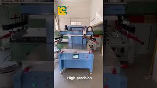Flat precision screen printing machine with vacuum table