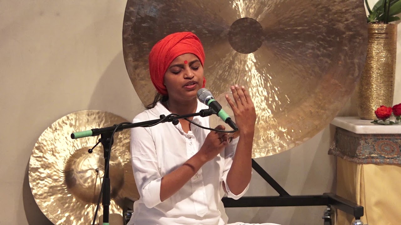 Talk and Kirtan - Universal Love & Jai Jai Radha Ramana Hari Bol sivananda london