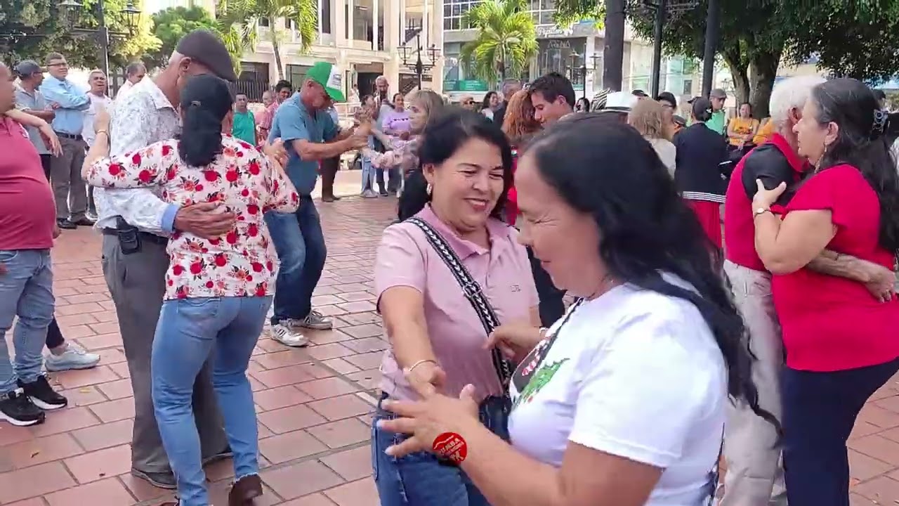 Aprende a bailar El sombrerito 🤠 que tú me regalaste 🎁  Fusión 4 todos los Domingos