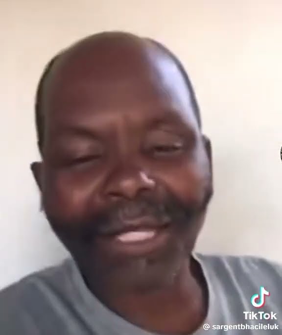 Kohamba izinsizwa kosala izibongo Sphuzo sabantwana RIP #viralvideo #viralvideo #frpシ #frpbypass