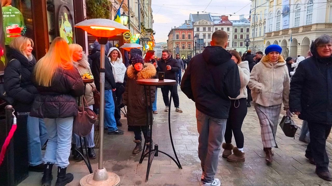 Львів 2026: де можна зустріти мавок львівських найменша в Україні площа, прогулянка святковим містом