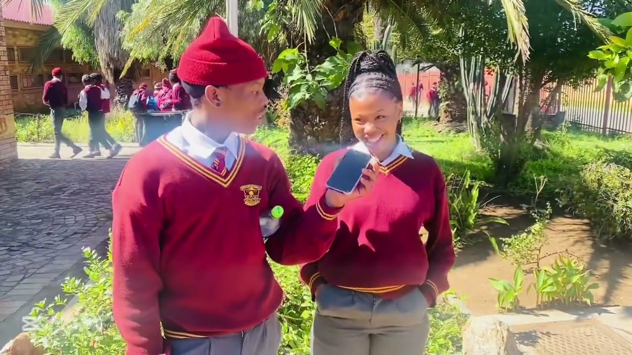 Asking people tricky questions pt1 😱🔥(School Edition)