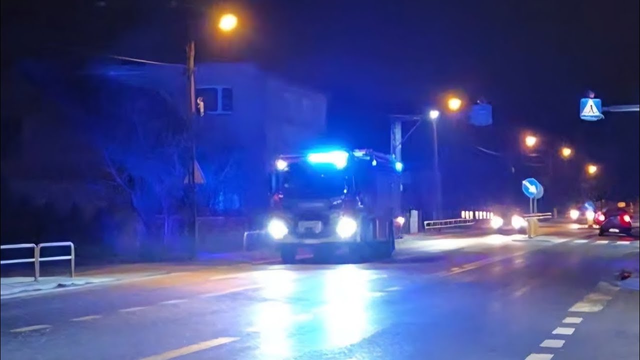 Przejazd Alarmowy 529[P]27 oraz JRG Oborniki 521[P]26 do zdarzenia.