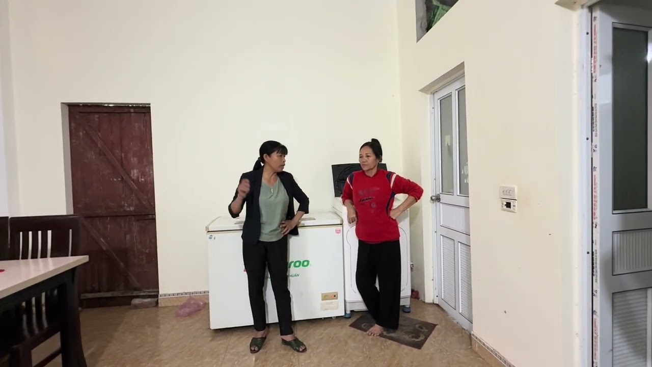 Mụ Phượng bị thắng đuổi .sang tìm bà quế phá chuyện làm ăn của thắng thì bất ngờ 