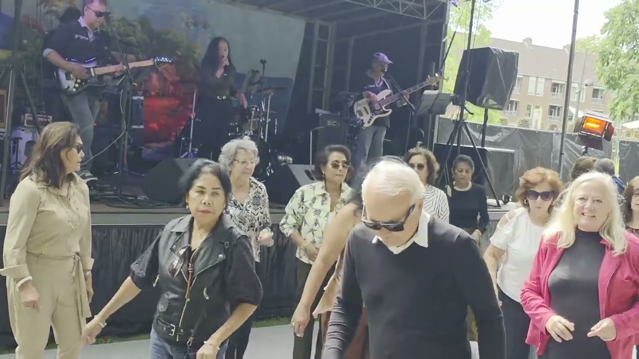 At Once Live @  Pasar malam Etten-Leur aug 2025