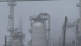 Leak from Northwest Indiana oil refinery storage tank causes odor in south suburbs