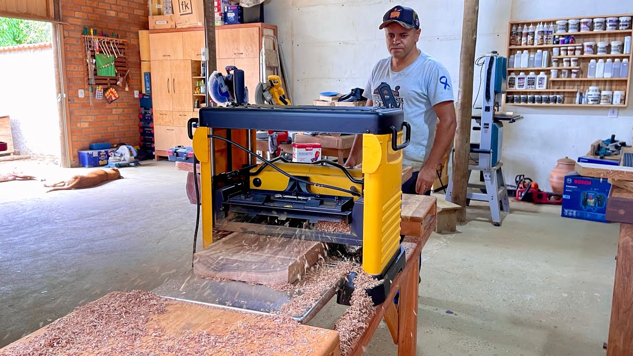 Ela Come Qualquer Madeira com o Eixo Pastilhado - Incrível/It Eats Any Wood With A Pastiled Axis