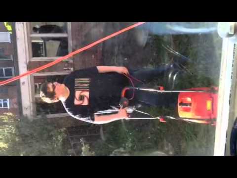Charlie tests flymo
