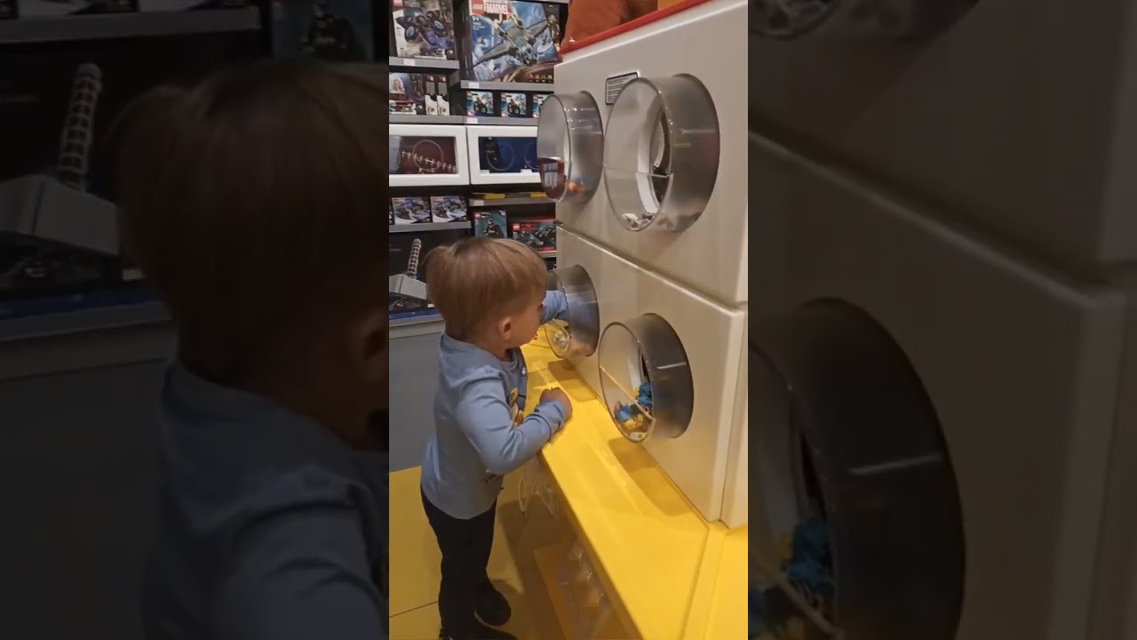 Магазин Лего в Париже❤️ Мечта любого ребенка и любого взрослого,в детстве которого такого не было ❤️