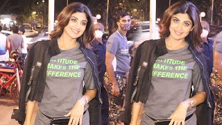 Shilpa shetty L00KS More Gorgeous In Casual as She Snapped By Media Outside Bastian Restaurant