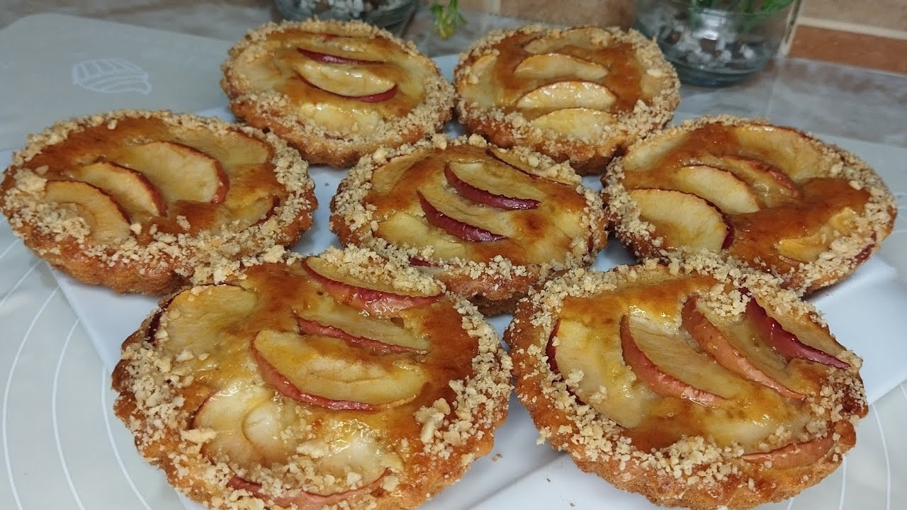 ميني كيك بالتفاح 🍎 حضريهم في آخر لحظة خفاف وهشاش كايذوبو في الفم والمذاق رووووعة 😋