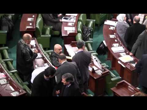 نواب الجبهة الشعبية يسرقون ملفات مبروك الحريزي ويقومون بتمزيقها